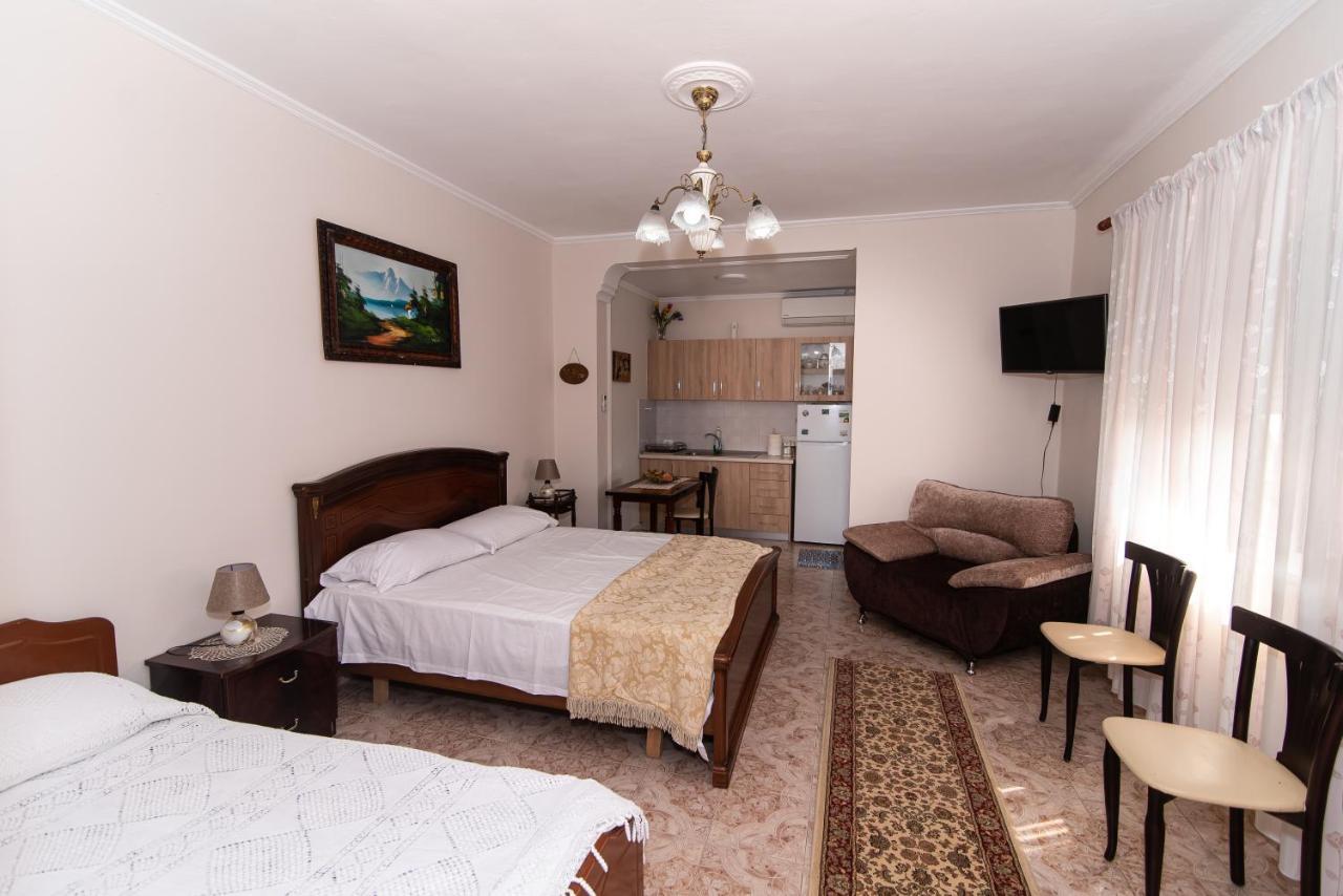 Erla'S Apartment Тирана Экстерьер фото