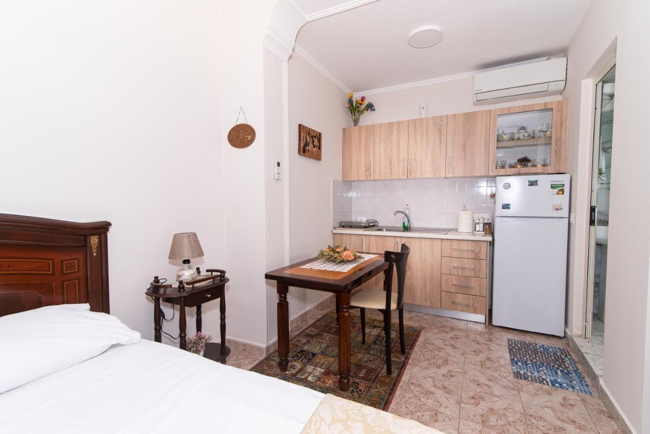 Erla'S Apartment Тирана Экстерьер фото